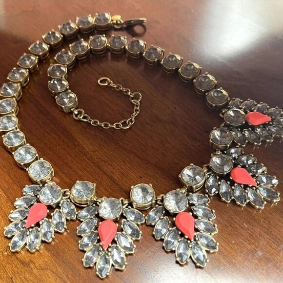 J CREW Aged Brass Gray Coral Chunky Art Deco Cluster Crystal Statement Necklace - Picture 6 of 9